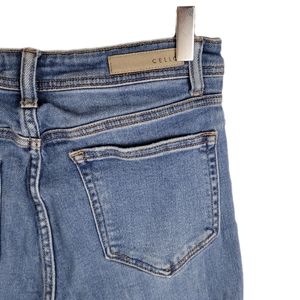 CELLO | button fly high rise distressed tapered leg mom jeans